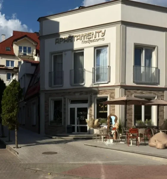 apartamenty-nadjeziorna-elk-promenada-recepcja-wejscie-glowne-9